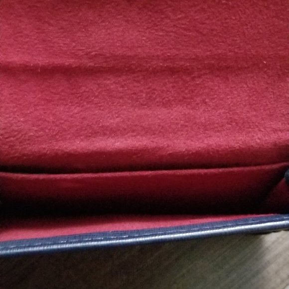 Captain Marvel Navy Wallet with Gold Star Clasp - Picture 4 of 9